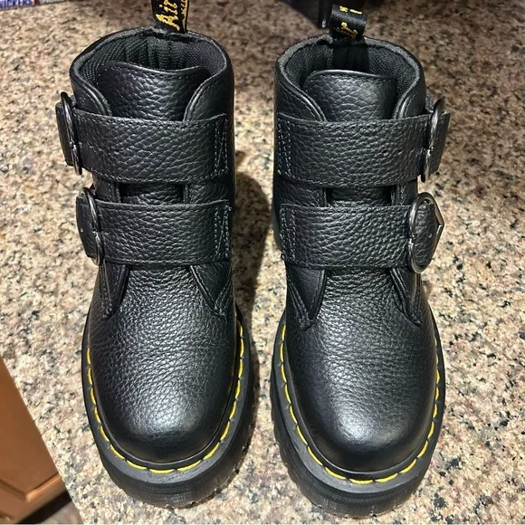 Dr. Martens Devon Heart Leather Platform Boots.  NIB. - Picture 3 of 7